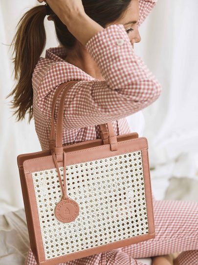 CORAL CHAÎSE CARRÉ HANDBAG