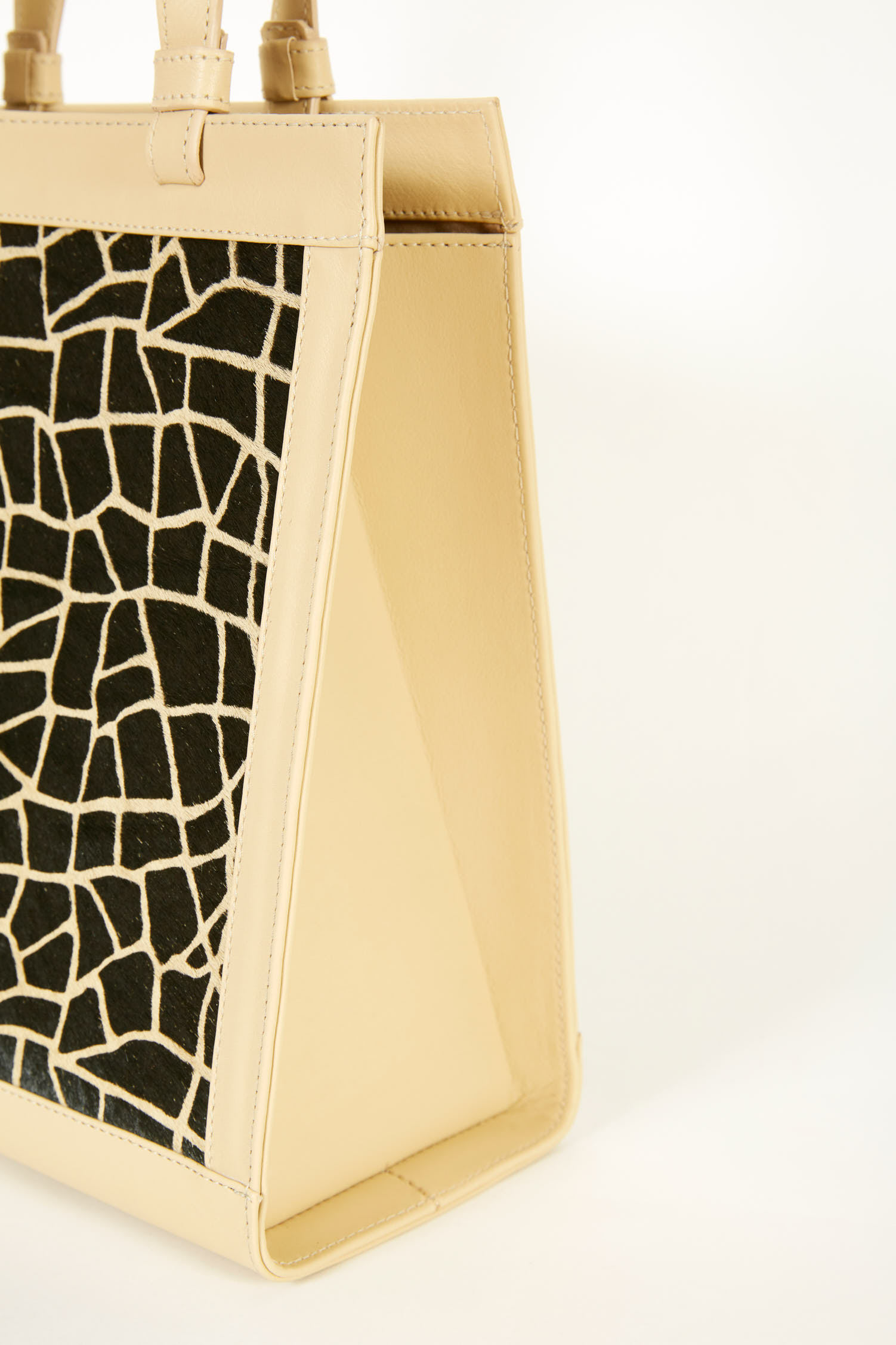 GIRAFFE SAFARI 19.1 HANDBAG