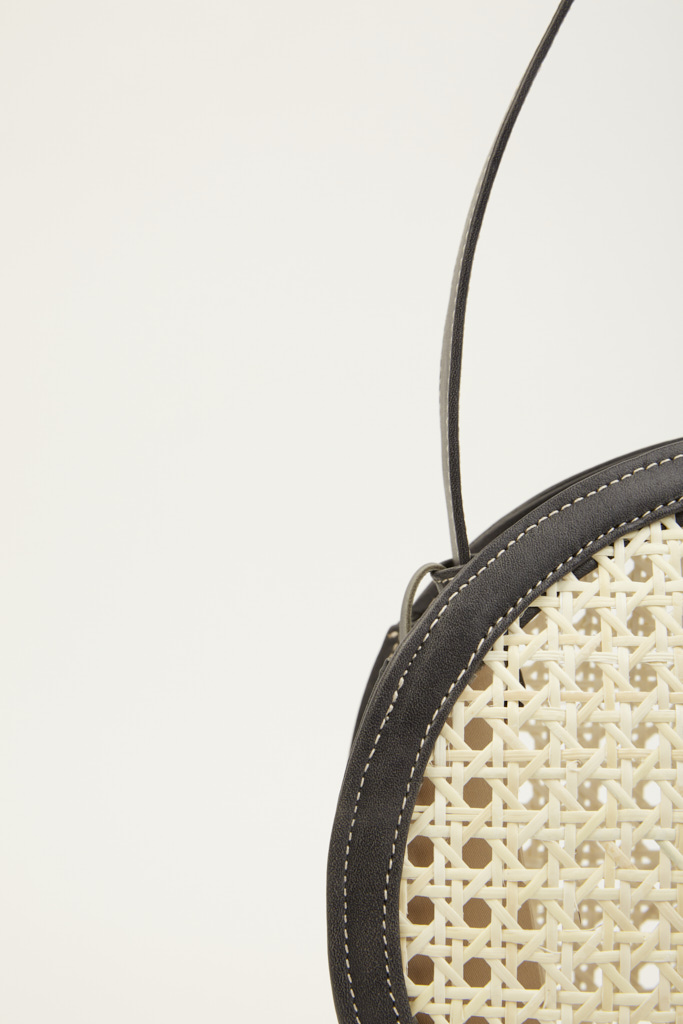 BLACK CHAÎSE BALLON HANDBAG