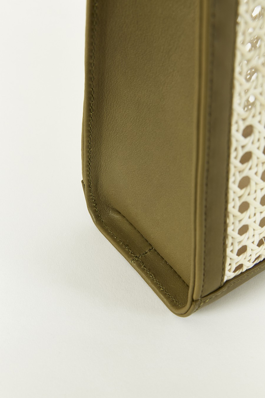 BOLSO CHAÎSE CARRÉ KAKI