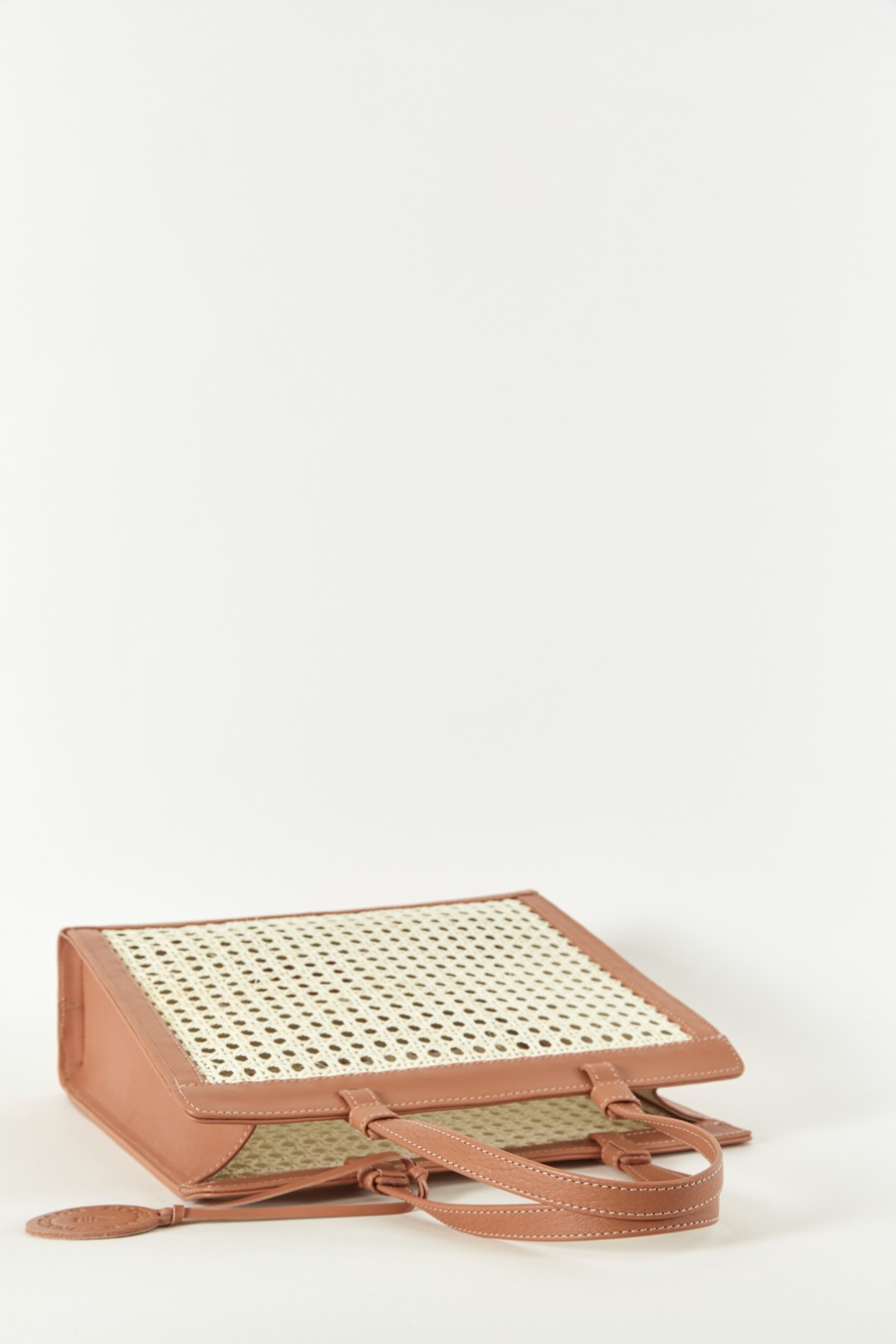 CORAL CHAÎSE CARRÉ HANDBAG