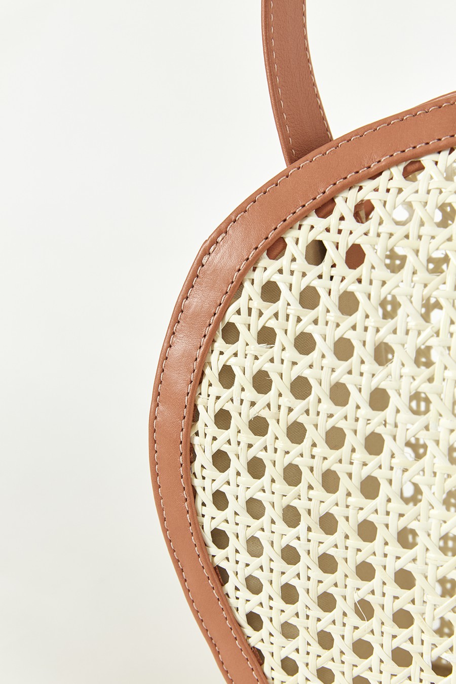 CORAL CHAÎSE BALLON HANDBAG