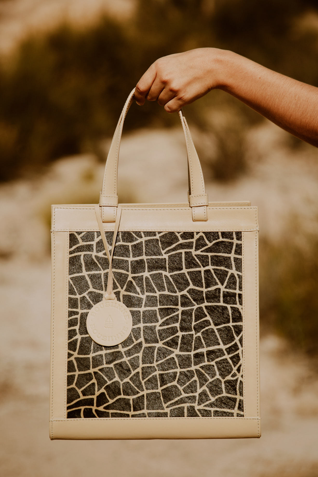 GIRAFFE SAFARI 19.1 HANDBAG